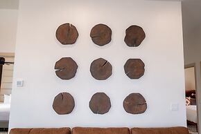 Colony Suites