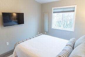 Colony Suites