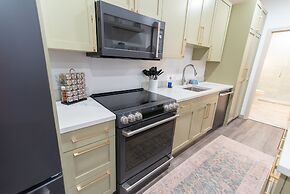 Colony Suites