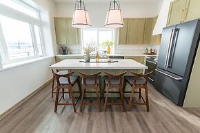 Colony Suites