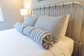 Colony Suites