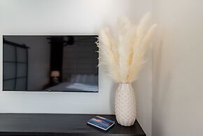 Colony Suites