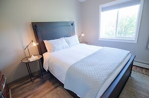 Colony Suites