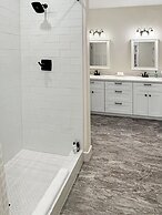 Colony Suites