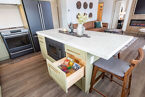 Colony Suites