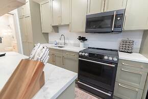 Colony Suites