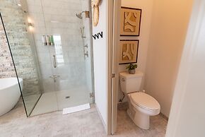 Colony Suites