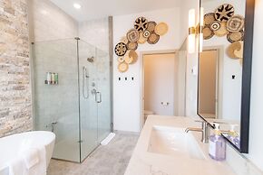 Colony Suites
