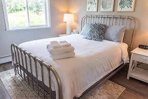Colony Suites