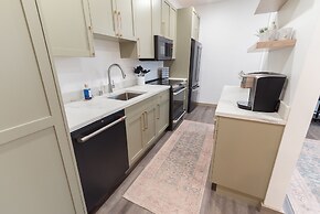 Colony Suites