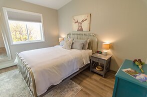 Colony Suites