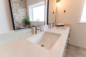 Colony Suites
