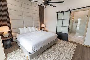 Colony Suites