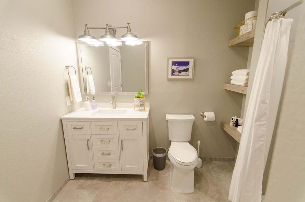 Colony Suites