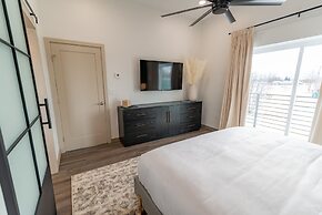Colony Suites