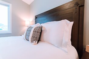 Colony Suites