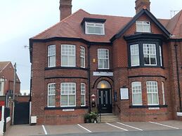 Crescent Lodge Guest House