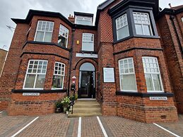 Crescent Lodge Guest House