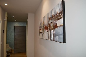 B&B Jolie Center