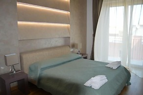 B&B Jolie Center