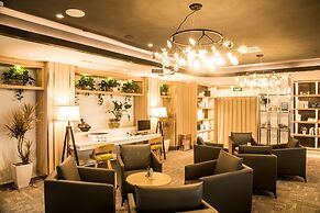 Golden Oasis Hotel