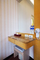 Happy Hotel