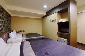 Happy Hotel