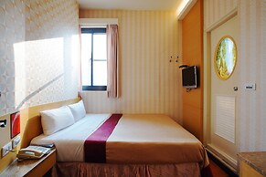 Happy Hotel