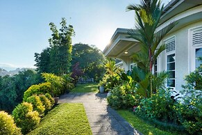 Castle Hill Bungalow