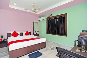 Capital O 14489 Hotel Aryan