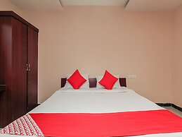 OYO 740 Hotel Suravi