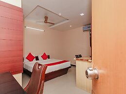 OYO 740 Hotel Suravi