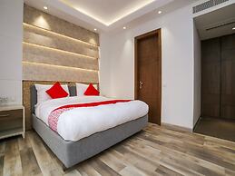 OYO 23088 Hotel Dev Palace