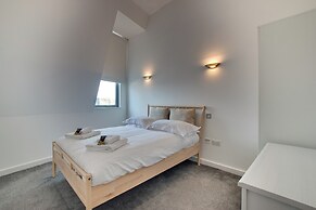 Crown Apartments By Week2Week