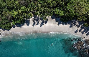 Los Vivos Beachfront Experience