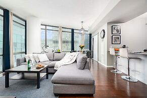 QuickStay - Luxurious 2-Bedroom Condo, Downtown Core