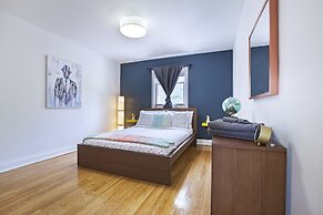 Vibrant Apartment in Forest Hill (Free Parking)