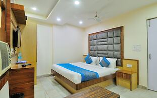 Hotel lahorimal Deluxe Paharganj