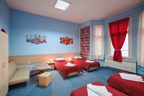 Guest House 32