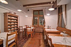 Guest House 32