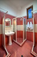 Guest House 32
