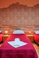 Guest House 32