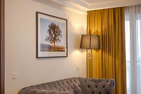 Seventeen Rooms