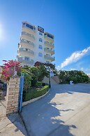 Sunny Hotel