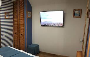 Lucky Ship Art Hotel
