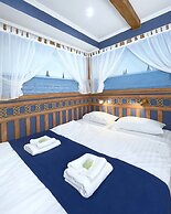 Lucky Ship Art Hotel