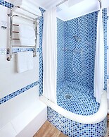 Lucky Ship Art Hotel