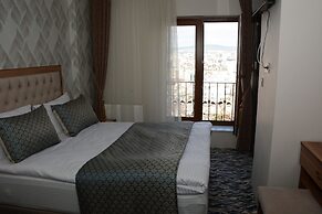 Ada Hotel