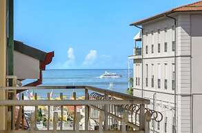 City Hotel