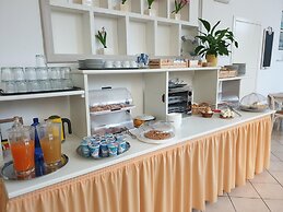 City Hotel